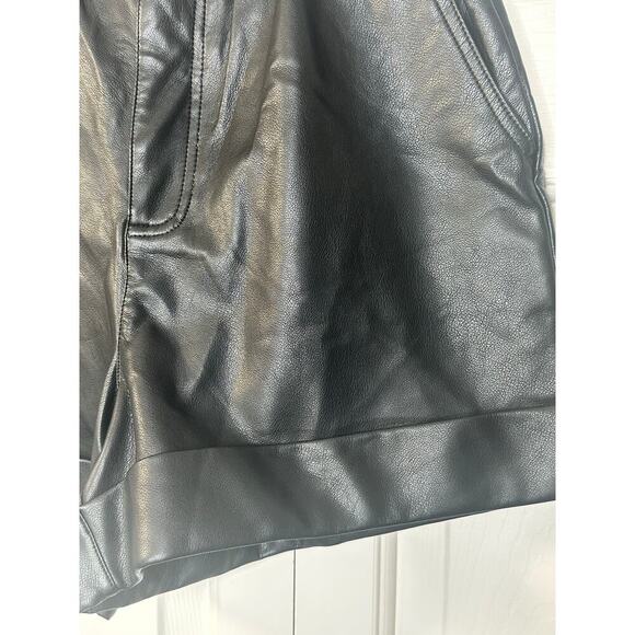 Black Tape Faux Leather high waist Black shorts Size Small - Picture 8 of 8